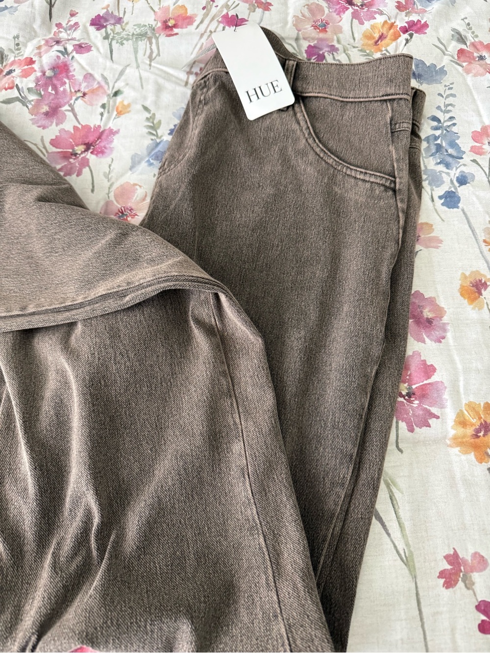 NWT  XL Hue Women's High-Rise Denim Baby Bootcut Leggings - Cinnamon Denim